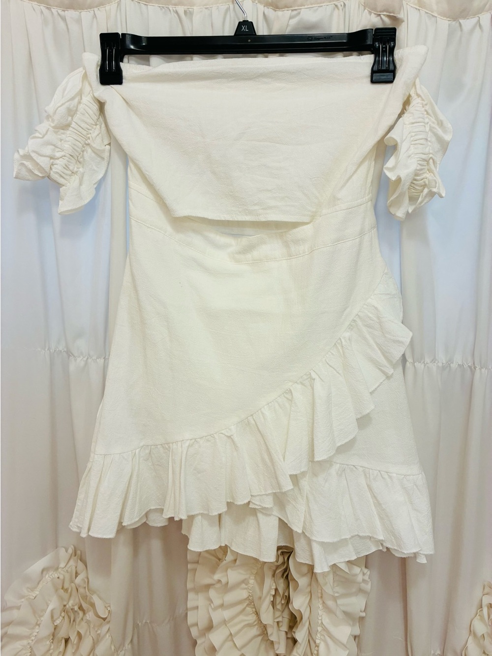 Off-Shoulder White Ruffle Dress🌸 - Picture 5 of 7